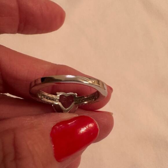 HEART RING - 18K White Gold Plated over .925 Sterling Silver. Simulated Size 7 - Picture 3 of 6